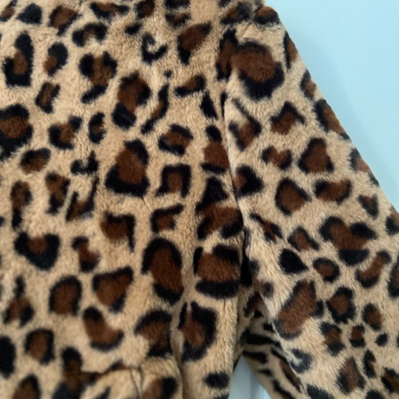 Animal Printed Fuzzy Jacket - Picture 4 of 4